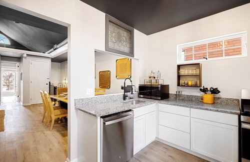 South Louisville Casa | Charming Dual-Unit Retreat Near Churchill Downs – Separate Kitchens & Patios!