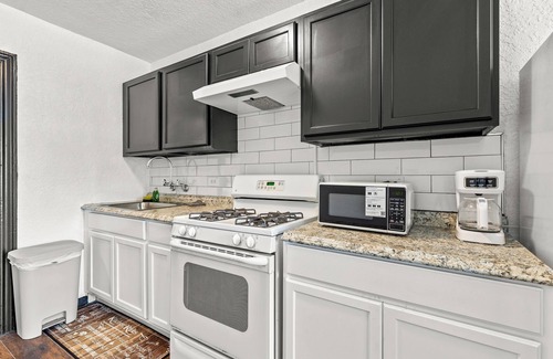 Highland Park Casa | Charming Duplex Near Downtown & Riverwalk 101
