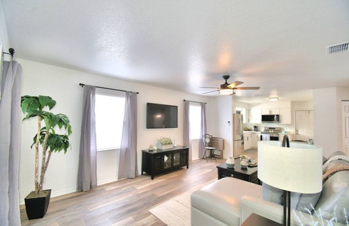 Eagle Lake Casa | Charming Eagle Lake Getaway: Relax & Unwind Near Scenic Trails & Nature Spots!