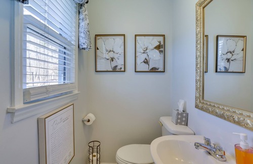 Cascade Casa | Charming Eden Home w/ Furnished Deck & Fire Pit!