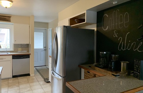 Traverse City Casa | Charming Escape. Bike to Beach or TART trail to Downtown.