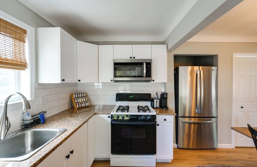 Roseville Apartamento | Charming Family-Friendly Duplex in Roseville!
