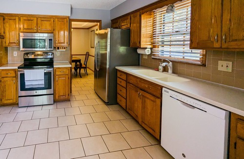 Overland Park Casa | Charming Family Retreat South Overland Park