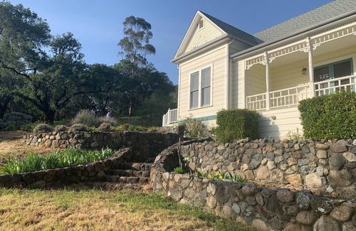 Geyserville Otro | Charming Farmhouse in the heart of Alexander Valley