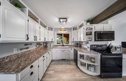 Durango Otro | Charming Farmhouse with Mountain Views!