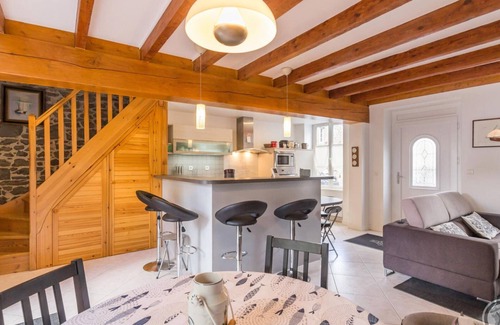 Saint-Vaast-la-Hougue Cabaña | Casa acogedora con patio, cerca del puerto de Saint-Vaast-la-Hougue, ¡ideal para explorar a pie!