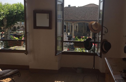 Gueyze Casa | Casa de Pueblo Francés Encanto vistas histórica Plaza Centro