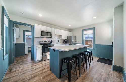 Appleton Apartamento | Charming, Furnished Retreat with a Yard—Just Minutes from Downtown Appleton