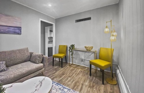 Stamford Apartamento | Charming Getaway: Bespoke Comfort, Prime Location