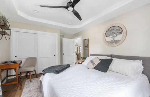 Le Claire Casa | CHARMING GETAWAY JUST 1 BLOCK FROM DOWNTOWN LECLAIRE IOWA