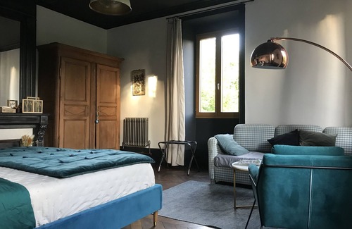 Figeac Otro | Luxury cottage in a castle in town