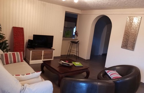 Magne Casa | Charming gîte *** in the heart of the market town of Magné