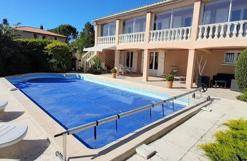 Aussac Apartamento | Encantadora casa de campo con piscina privada y vista panorámica del lago del campo