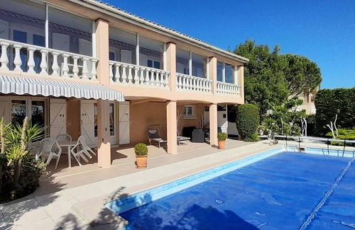 Aussac Apartamento | Encantadora casa de campo con piscina privada y vista panorámica del lago del campo