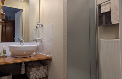 Tavers Cama Y Desayuno | Encantadoras Habitaciones con Piscina y Wi-Fi en Valle del Loira