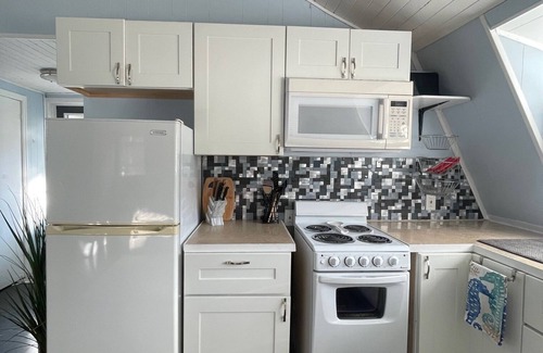 St. Petersburg Apartamento | Charming Guesthouse Minutes Away From Downtown St. Petersburg