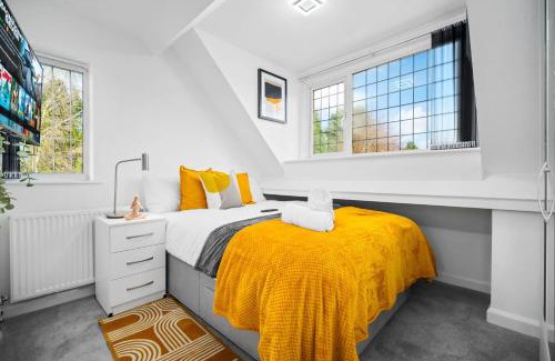 Kidderminster Apartamento | Charming Harvington Cottage - Hot Tub, Pet Friendly, Sleeps 11
