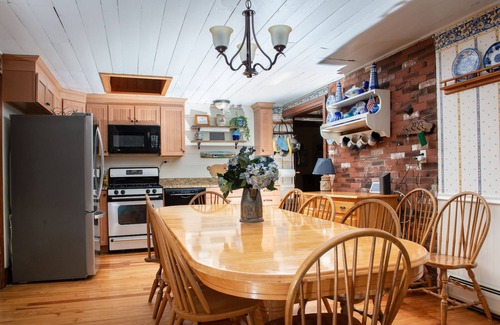 Marstons Mills Otro | Encantadora casa de campo con piscina privada en una tranquila calle aislada, pase de playa