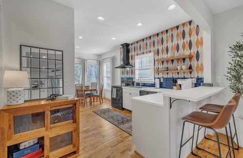 Southwest Raleigh Casa | Charming Historic 2-bedroom house in Raleigh. Near The Village District.