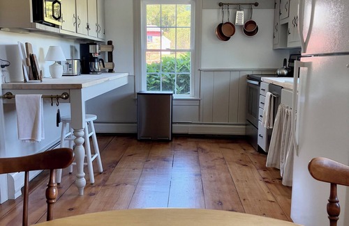 Pine Meadow Otro | Charming Historic Farmhouse in Northwest Connecticut