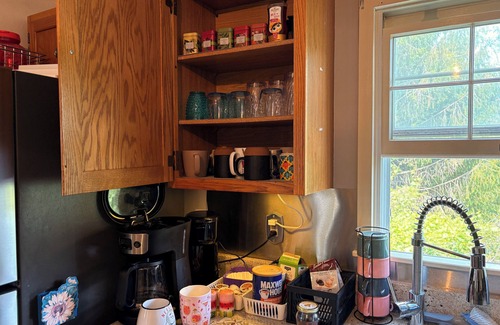 Oakland Casa | Charming historic guest house on farm 3 bedrooms wood stove pet friendly