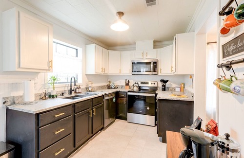 Laurel Casa | Charming Historic Laurel Home – Walk to Downtown!