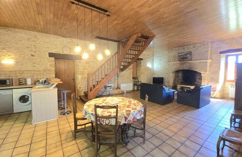 Saint-Andre-dAllas Cabaña | Casa rural con patio, wifi, chimenea, cerca de Sarlat y actividades turísticas