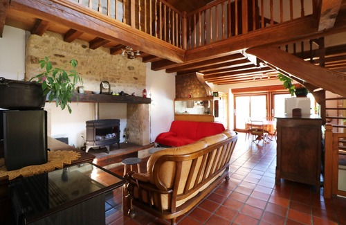 Orliac Casa | Charming holiday home with private pool set in a beautiful green area