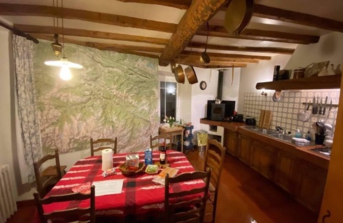 Niaux Casa | Casa de vacaciones con encanto con vistas a la montaña y al río