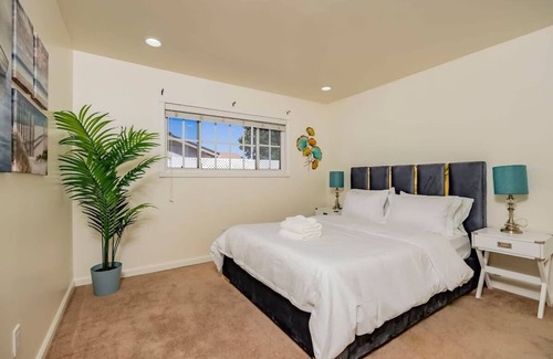 Glendora Casa | Charming Home: Cozy Retreat Near Top Attractions