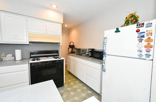 Del Mar Casa | Charming Home Five Minutes To The Beach, Very Close to the Aquarium & Lexington