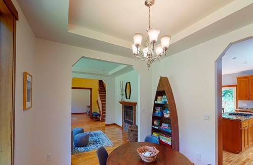 Clinton Casa | Charming Home near the Ferry w/Private Hot Tub - Walk to Trails