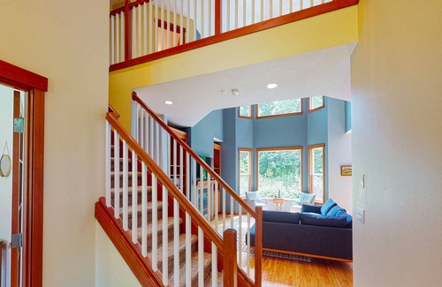 Clinton Casa | Charming Home near the Ferry w/Private Hot Tub - Walk to Trails
