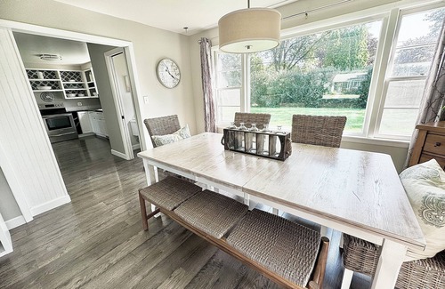 Neenah Casa | Charming home on a quiet street