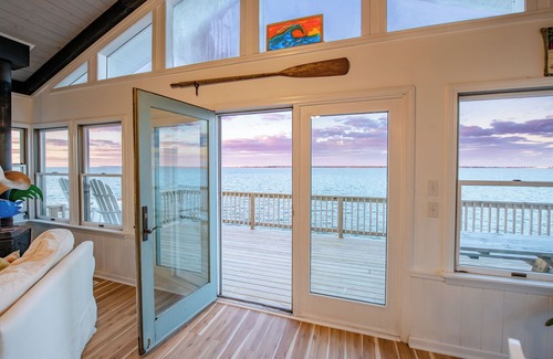 Colington Cabaña | Charming Home with Stunning Views !