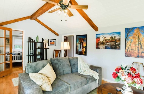 Fergus Falls Casa | Charming Home w/ Patio Near Otter Tail River!