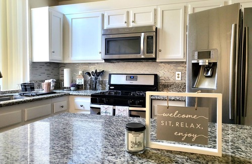 Palmdale Casa | Charming house in lovely Palmdale near Marie Kerr Park, schools, AV Mall