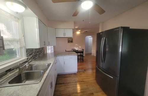 New Albany Casa | Charming house in the heart of New Albany close to downtown Louisville!