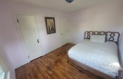 New Albany Casa | Charming house in the heart of New Albany close to downtown Louisville!