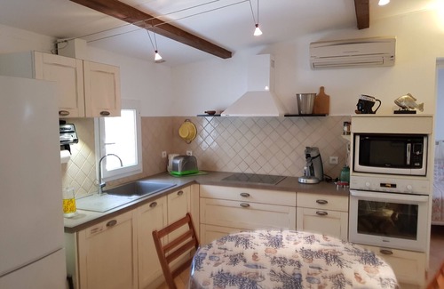 Bonifacio Villa | Encantadora casa en el campo de Bonifacia, con piscina - Ideal para 4 personas