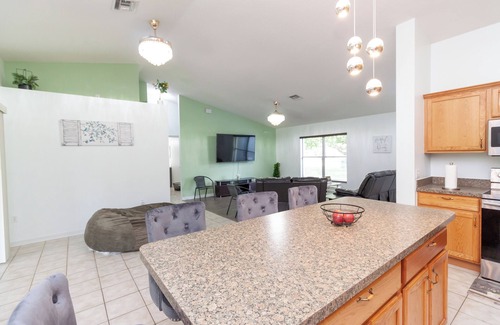 St. Cloud Casa | Charming house with AC and WiFi