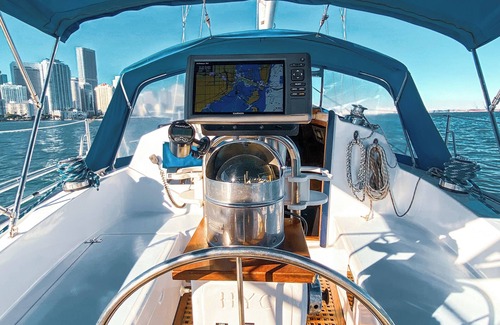 Coconut Grove Alquiler De Eote | Charming Houseboat in Marvelous Miami with AC
