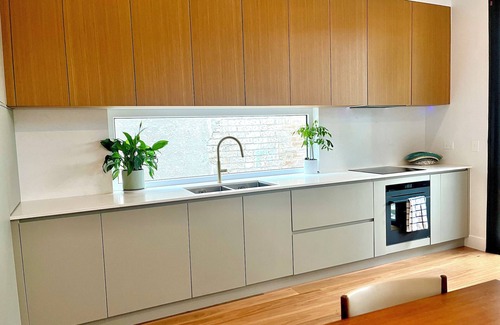 Petersham North Casa | Charming Innercity Furnished 3 bedroom House 10 min bus from City