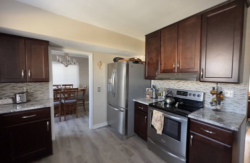 Port Clinton Casa | Charming Lake House, short walk to lake, near downtown PC, great for families!