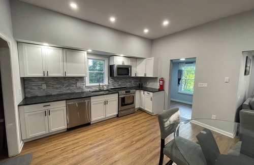 Colchester Casa | Charming Lakeview, 3 Bedroom home in Colchester