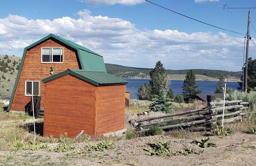 Mammoth Creek Cabina | Charming Lakeview Cabin at Panguitch Lake