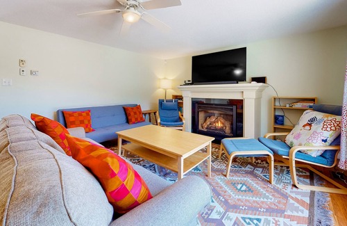 Lisbon Casa | Charming Landaff home with a deck, firepit, fireplace, partial AC, and W/D
