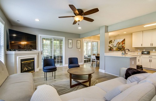 Lewes Casa | Charming Lewes Townhome w/ Sunroom: 5 Mi to Beach!