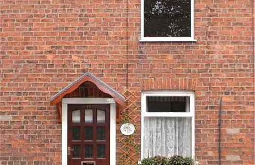 Aldbrough Casa | Charming Lilac Cottage, Aldbrough, East Yorkshire