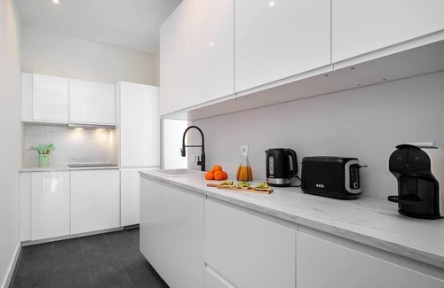 Santos Apartamento | Charming Lisbon Escape with River Views